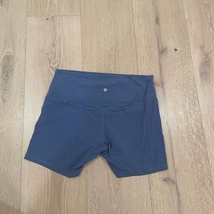 Lululemon 6” align shorts worn once Size : 16